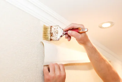 Pose de papier peint à Baliros — revêtements muraux et toiles de verre